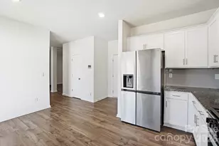 8012 Clairwood Dr, Charlotte, NC 28269 - Photo 17