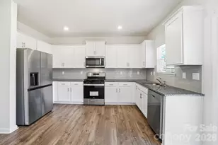 8012 Clairwood Dr, Charlotte, NC 28269 - Photo 15