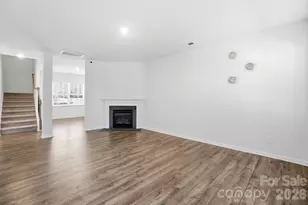 8012 Clairwood Dr, Charlotte, NC 28269 - Photo 9