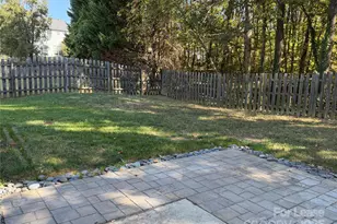 10208 Roundleaf Dr, Charlotte, NC 28213 - Photo 9