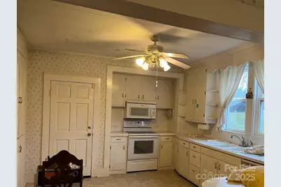 526 W Houstonville Road W #2, Hamptonville, NC 27020 - Photo 17