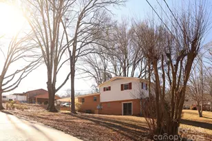 1521 19th St SW, Hickory, NC 28602 - Photo 3