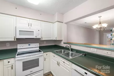 4226 Melrose Club Drive, Matthews, NC 28105 - Photo 7