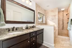 1018 Shady Bluff Dr, Charlotte, NC 28211 - Photo 23