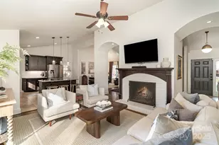 1018 Shady Bluff Dr, Charlotte, NC 28211 - Photo 19