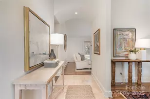 1018 Shady Bluff Dr, Charlotte, NC 28211 - Photo 5