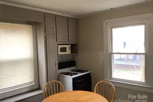 310 S Vine St, Gastonia, NC 28052 - Photo 9