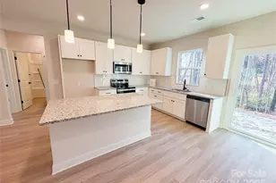 1426 Harris St, Statesville, NC 28677 - Photo 5