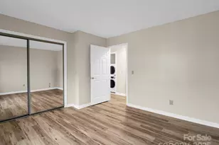 520 Courtwood Ln, Hendersonville, NC 28739 - Photo 9