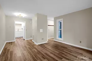 520 Courtwood Ln, Hendersonville, NC 28739 - Photo 5