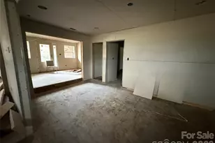 8106 Mt Holly Rd, Charlotte, NC 28214 - Photo 5