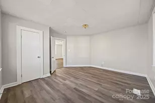 1127 W 5th Ave, Gastonia, NC 28052 - Photo 9