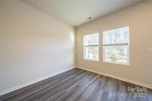 8008 Hidden Spgs Trl, Charlotte, NC 28216 - Photo 9