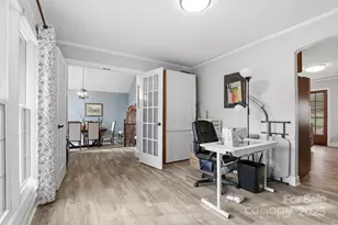 301 Chestnut Ln, Statesville, NC 28625 - Photo 11