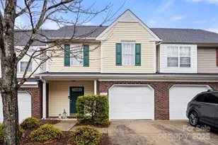 921 Pelican Bay Dr, Pineville, NC 28134 - Photo 1