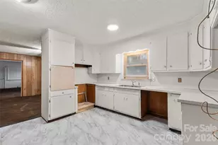 326 Neal Dr, Charlotte, NC 28213 - Photo 11