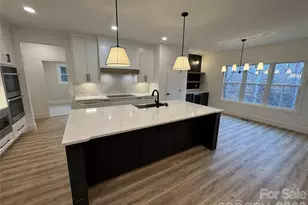 112 Wexford Pointe, Hickory, NC 28601 - Photo 7