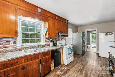 109 S Austin Street, Maxton, NC 28364 - Photo 9