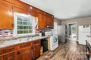 109 S Austin St, Maxton, NC 28364 - Photo 9