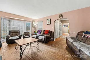 109 S Austin St, Maxton, NC 28364 - Photo 5