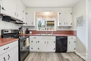 4417 Oak Dr, Charlotte, NC 28269 - Photo 7