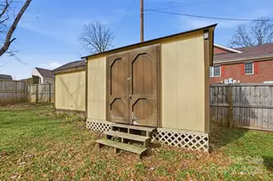 4417 Oak Dr, Charlotte, NC 28269 - Photo 25