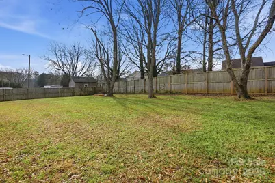 4417 Oak Drive, Charlotte, NC 28269 - Photo 27