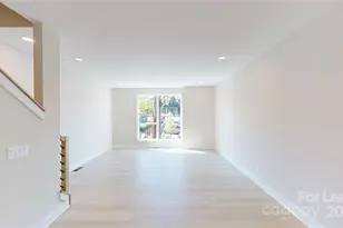 407 Devender Ln, Charlotte, NC 28217 - Photo 17