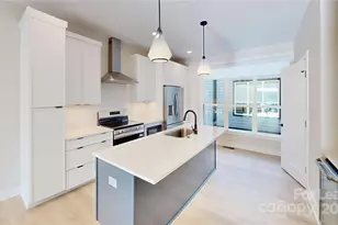 407 Devender Ln, Charlotte, NC 28217 - Photo 3