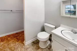 506 King Arthur Dr, Gastonia, NC 28056 - Photo 15