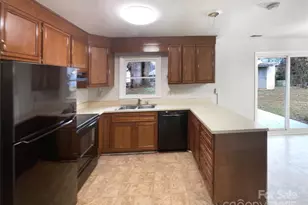 506 King Arthur Dr, Gastonia, NC 28056 - Photo 9