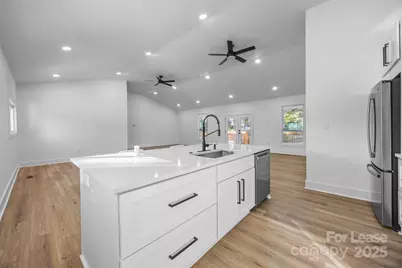 8625 Cedarbrook Drive, Charlotte, NC 28215 - Photo 21