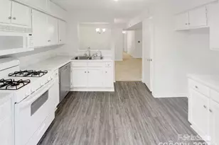 6003 Treetop Ct, Charlotte, NC 28212 - Photo 3