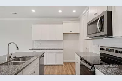 375 Creekview Road, Hendersonville, NC 28792 - Photo 7