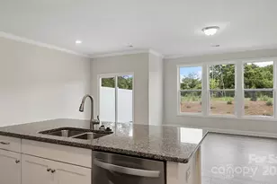 375 Creekview Rd, Hendersonville, NC 28792 - Photo 5