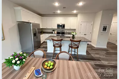 578 30th Avenue Circle NE, Hickory, NC 28601 - Photo 3