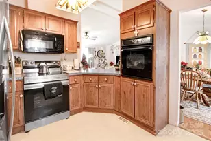 110 Pinellas St, Hendersonville, NC 28791 - Photo 13