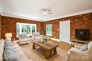 1513 Greenview Pl, Charlotte, NC 28208 - Photo 9