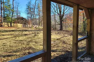 28 Pearl St, Black Mountain, NC 28711 - Photo 9