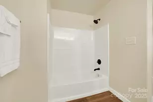 410 24th St SW, Hickory, NC 28602 - Photo 25