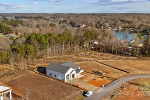 124 Bentley Ct, Troutman, NC 28166 - Photo 3