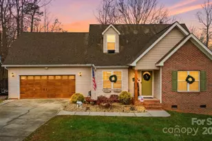 122 Valley Glen Dr, Troutman, NC 28166 - Photo 3