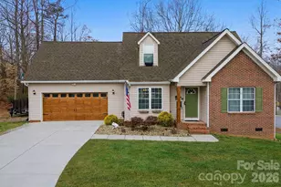 122 Valley Glen Dr, Troutman, NC 28166 - Photo 1