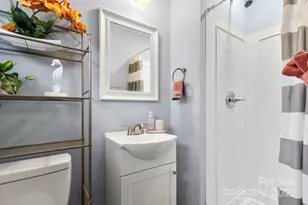 7047 Cheyenne Dr, Charlotte, NC 28262 - Photo 17