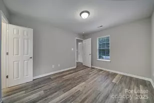 3309 Morning Dr, Charlotte, NC 28208 - Photo 9