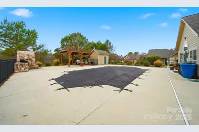 835A Wynnshire Drive, Hickory, NC 28601 - Photo 45