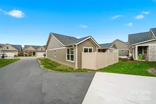 835A Wynnshire Dr, Hickory, NC 28601 - Photo 33