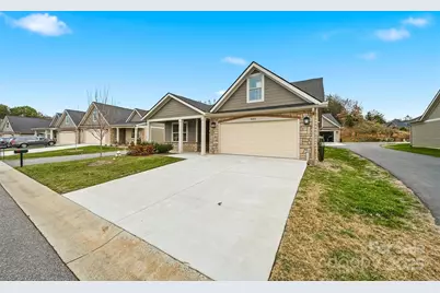 835A Wynnshire Drive, Hickory, NC 28601 - Photo 15