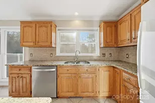 133 37th Ave Pl NW, Hickory, NC 28601 - Photo 15