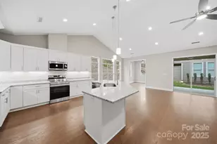 831B Wynnshire Dr, Hickory, NC 28601 - Photo 3